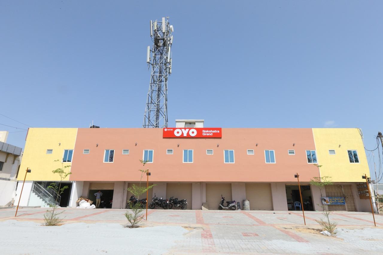 טירופאטי Oyo 14735 Nakshatra Grand מראה חיצוני תמונה